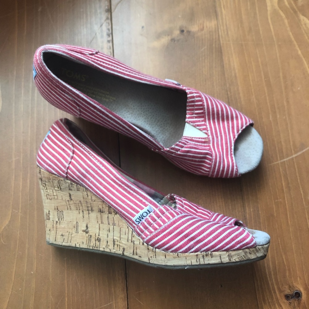 Toms opened toe wedges size 8